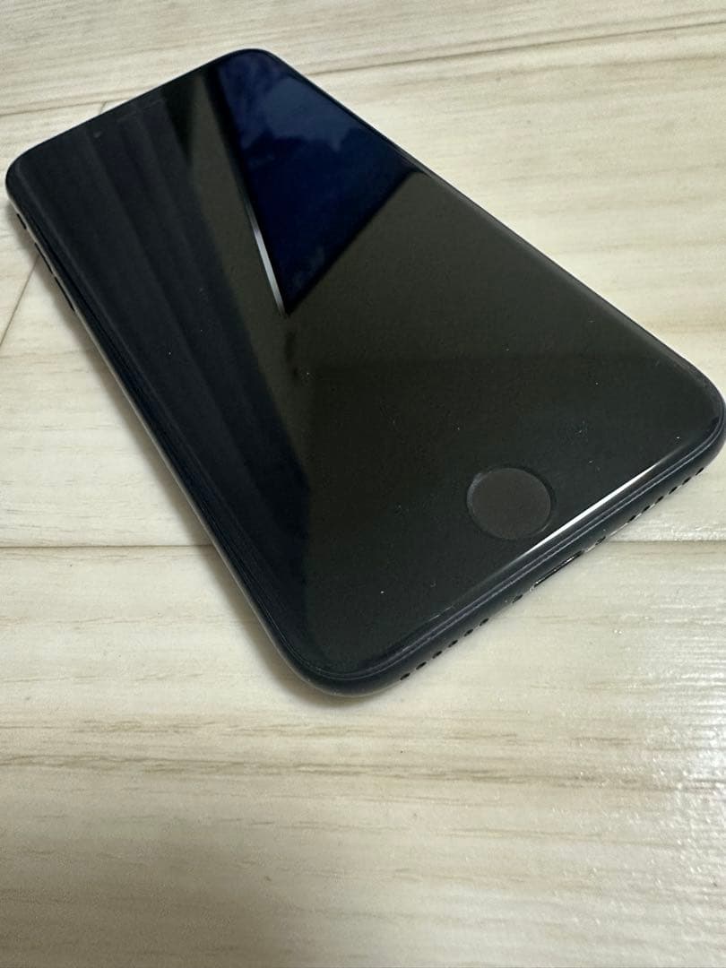 iPhone SE3 128GBブラック 付属品完備、美品です！