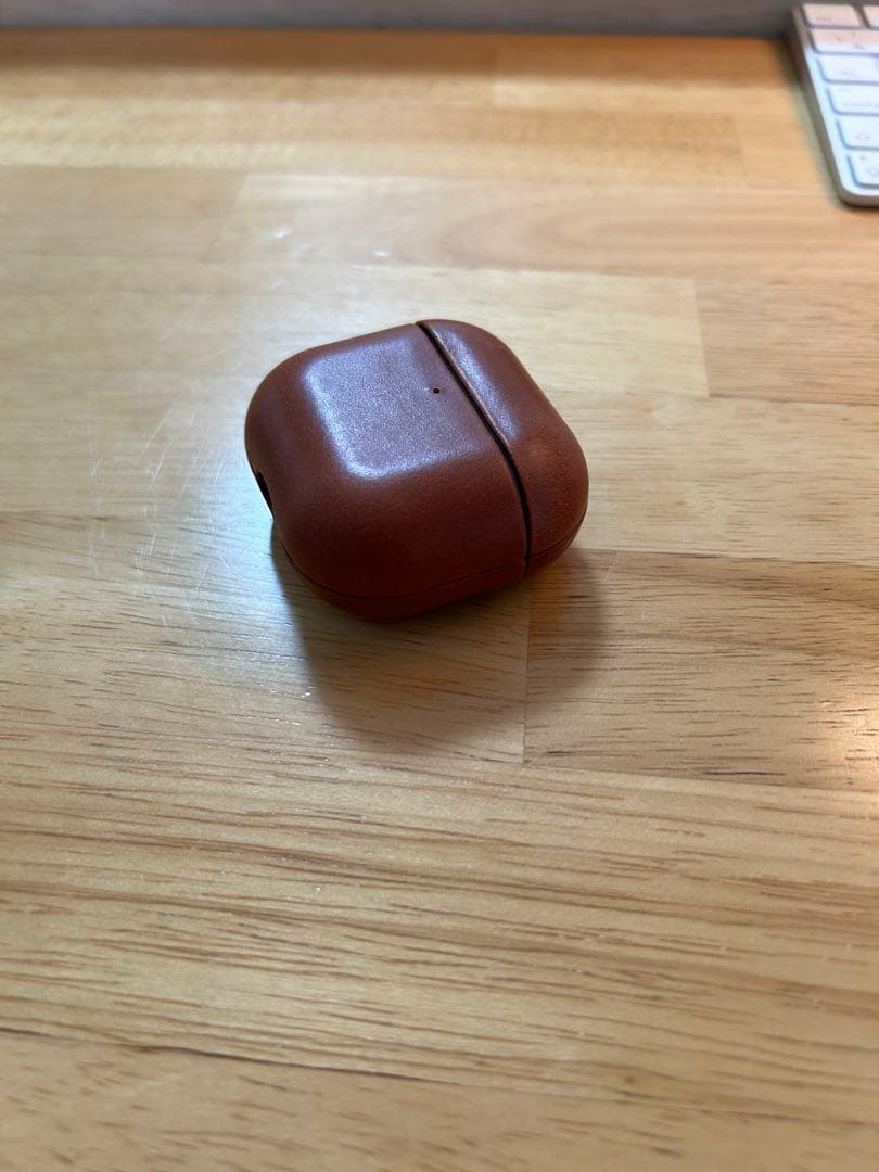 Apple AirPods 4 アクティブノイズキャンセル搭載　本体 ホワイト