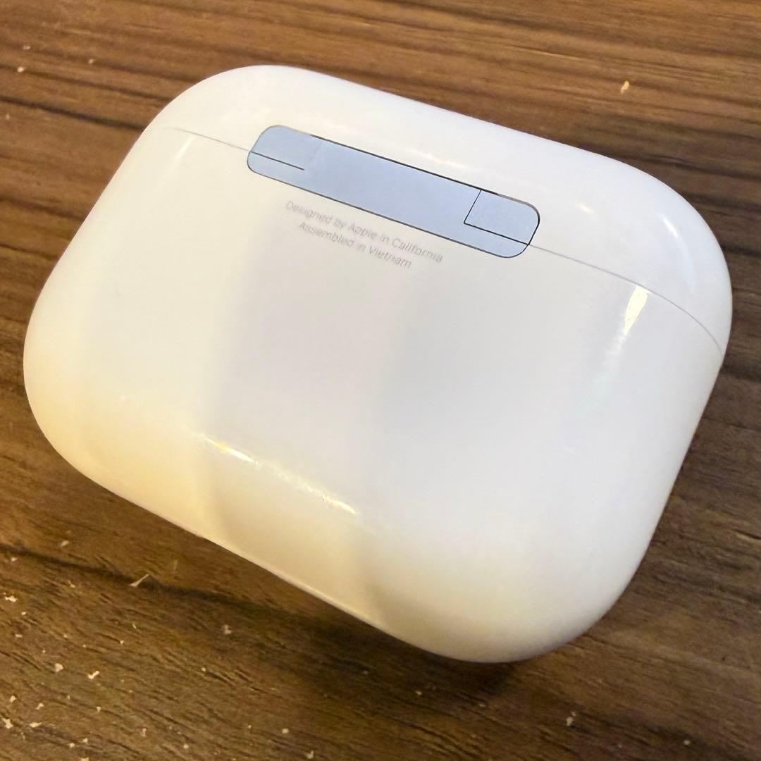 第3世代 AirPodsPro3 本体ケースのみ 中古美品 apple
