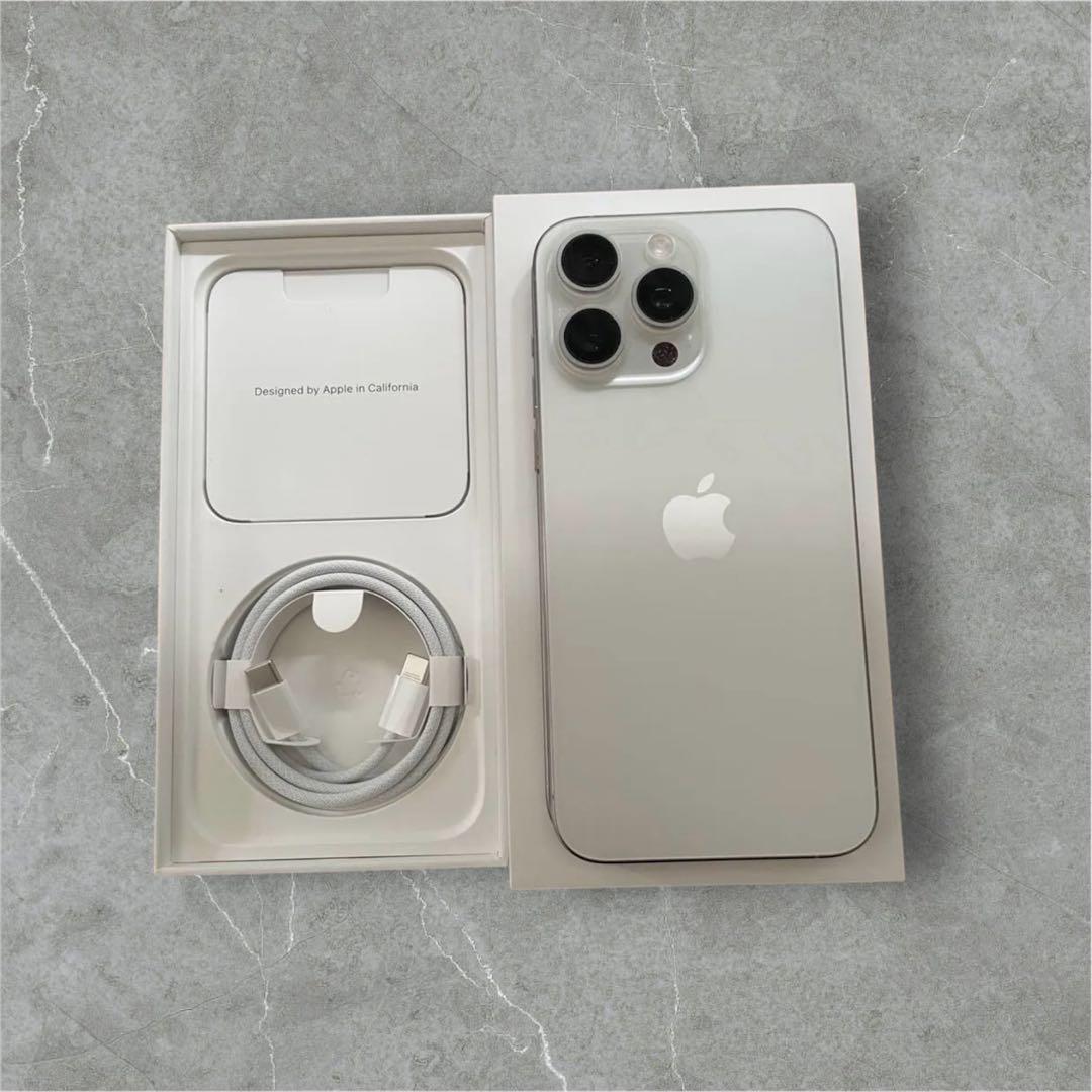 美品★iPhone15pro max512GB★ホワイト★