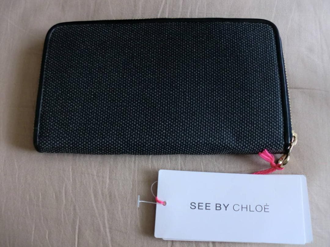 新品：CHLOEのラウンドファスナー長財布