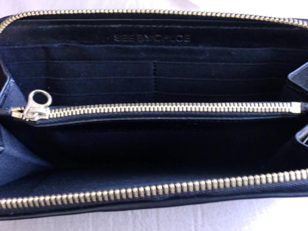 新品：CHLOEのラウンドファスナー長財布