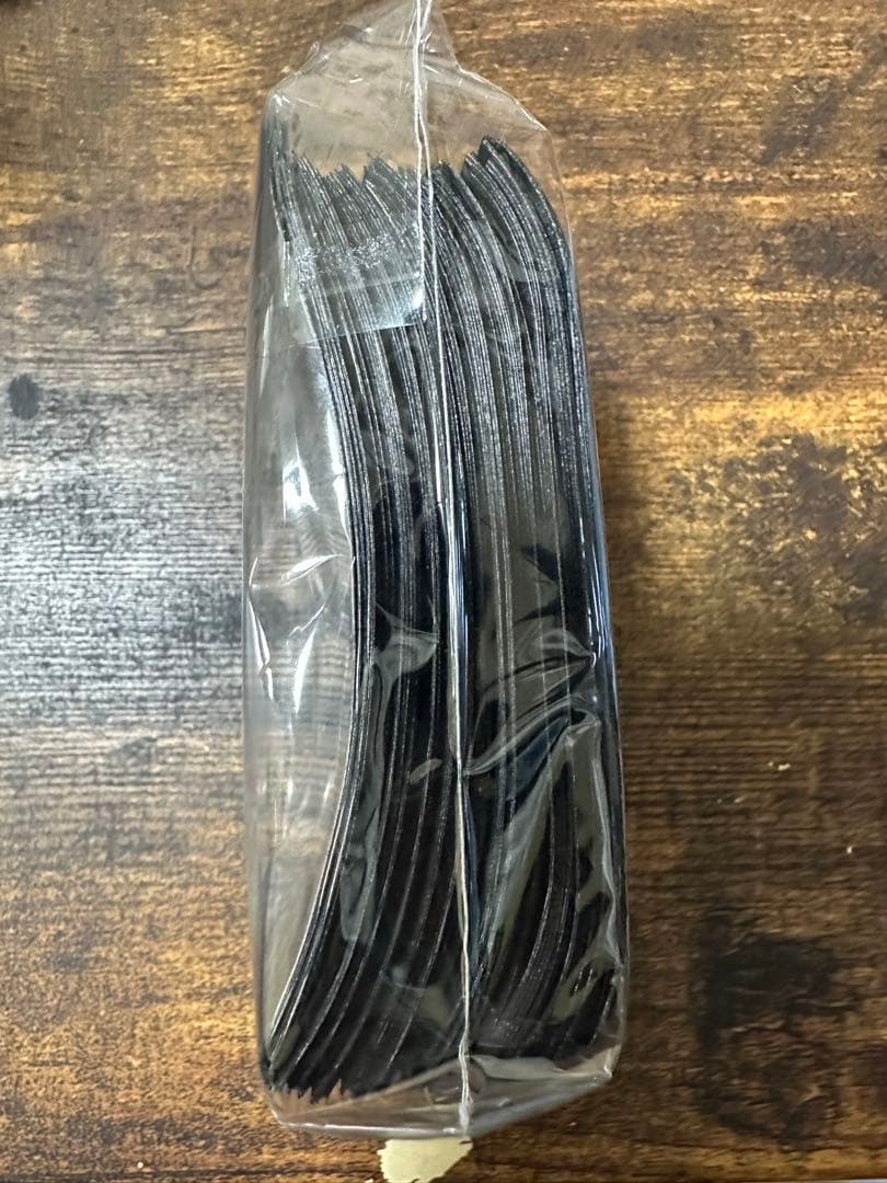 遊戯王　竜の紋章スリーブ　青　未開封　100枚入り