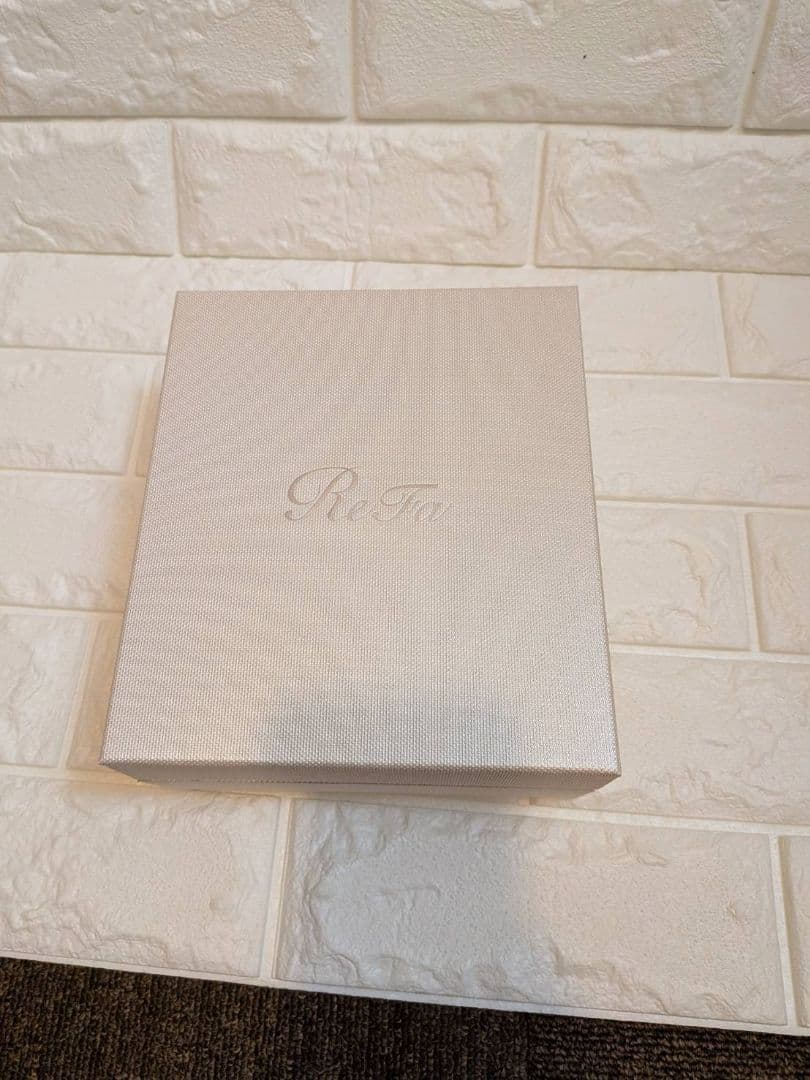 美品・付属品完備　ReFa CARAT RAY リファ美顔ローラー