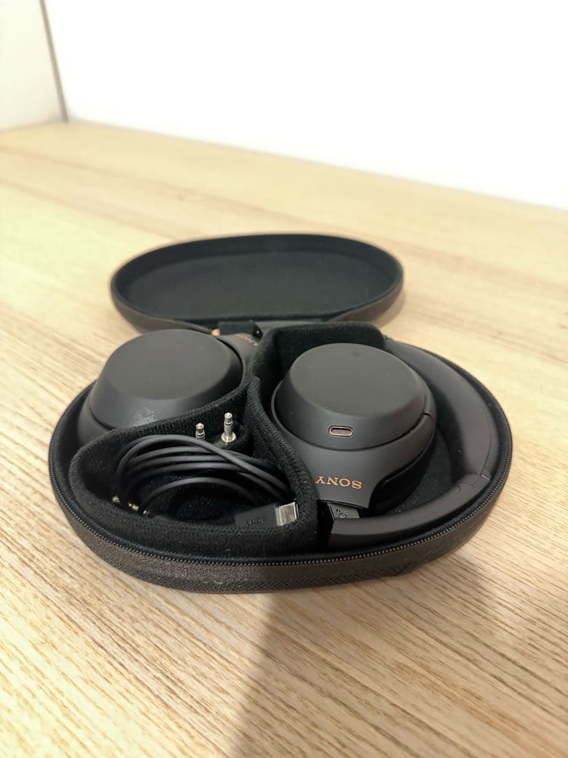 SONY オーバーイヤーヘッドフォン 収納ケース付き