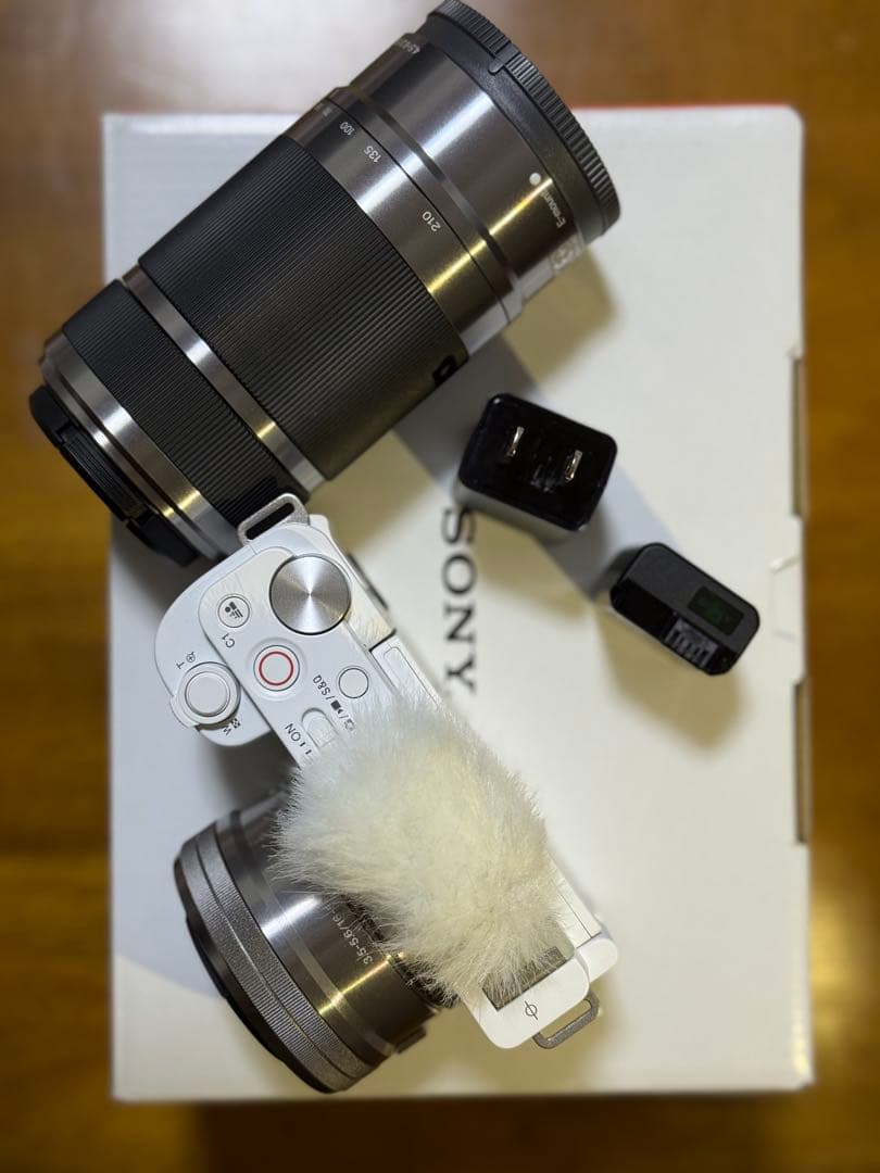 SONY VLOGCAM ZV-E10デジタル一眼レフ ホワイト 2本レンズ付き