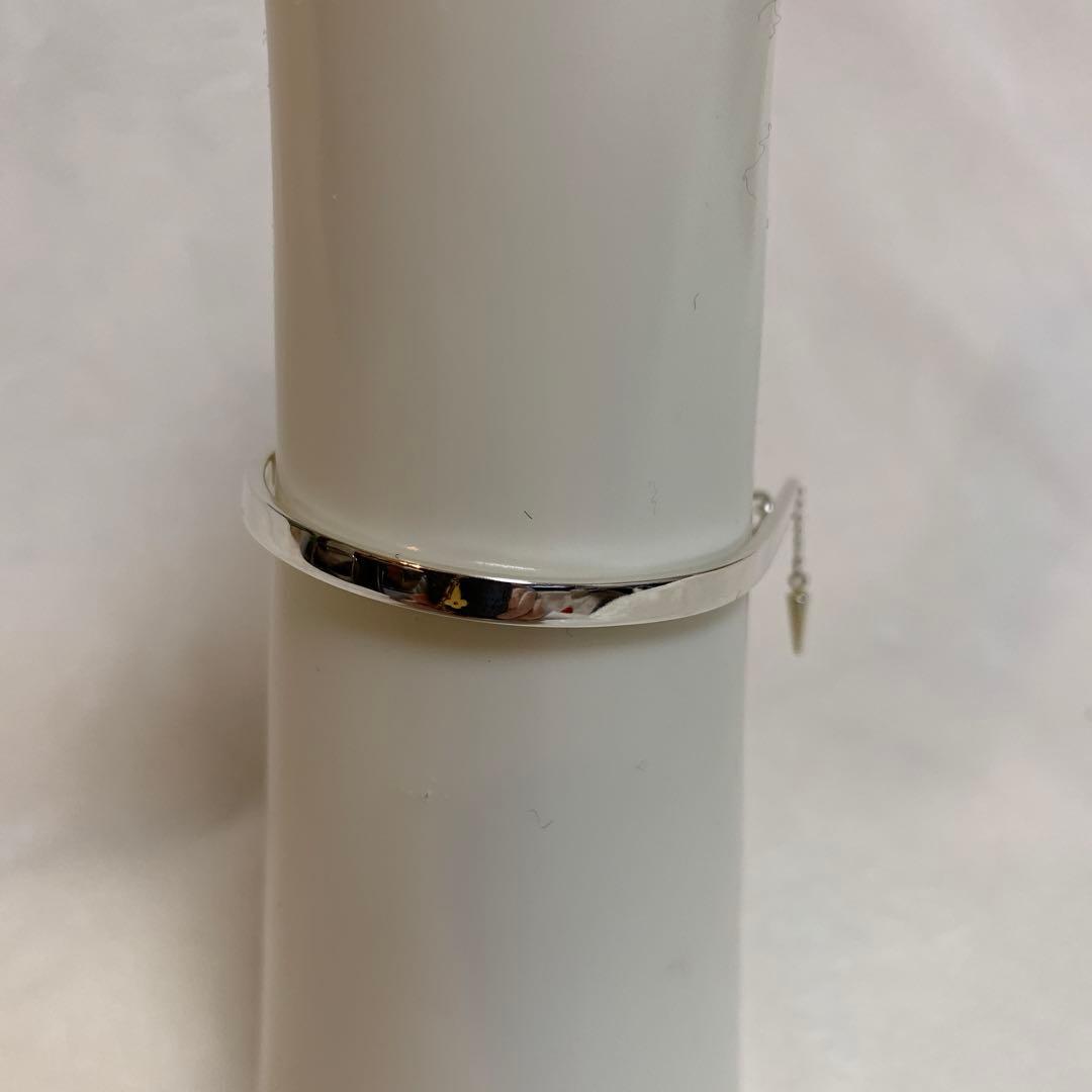 e.m. シルバー ハーフ バングル ゴールド チャーム付き