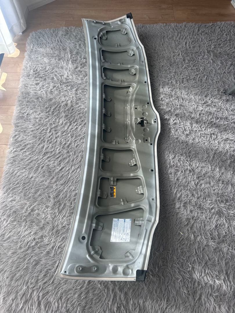 2022年式　7型ハイエースワゴンGL 純正ボンネット