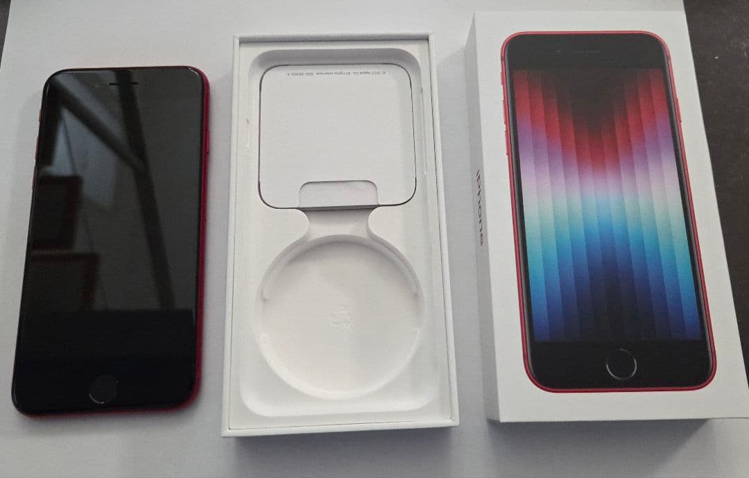 ジャンク　iPhone SE3 第三世代 64GB レッド