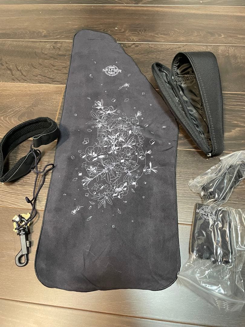 シュプレーム　アルトサックスケース【極美品】　オマケ付き（未使用）supreme