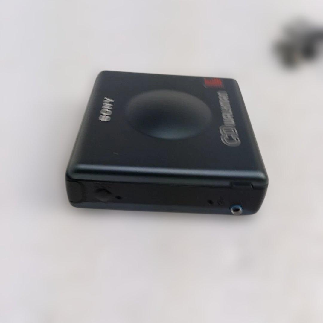 希少 現状品 SONY CDウォークマン D-82 8cm CD