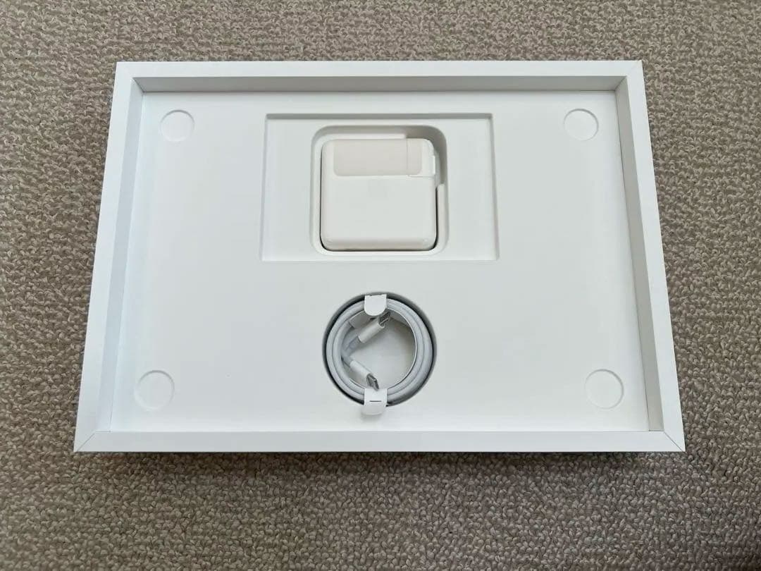 【超美品】MacBook Pro 2020 13inch Corei5本体