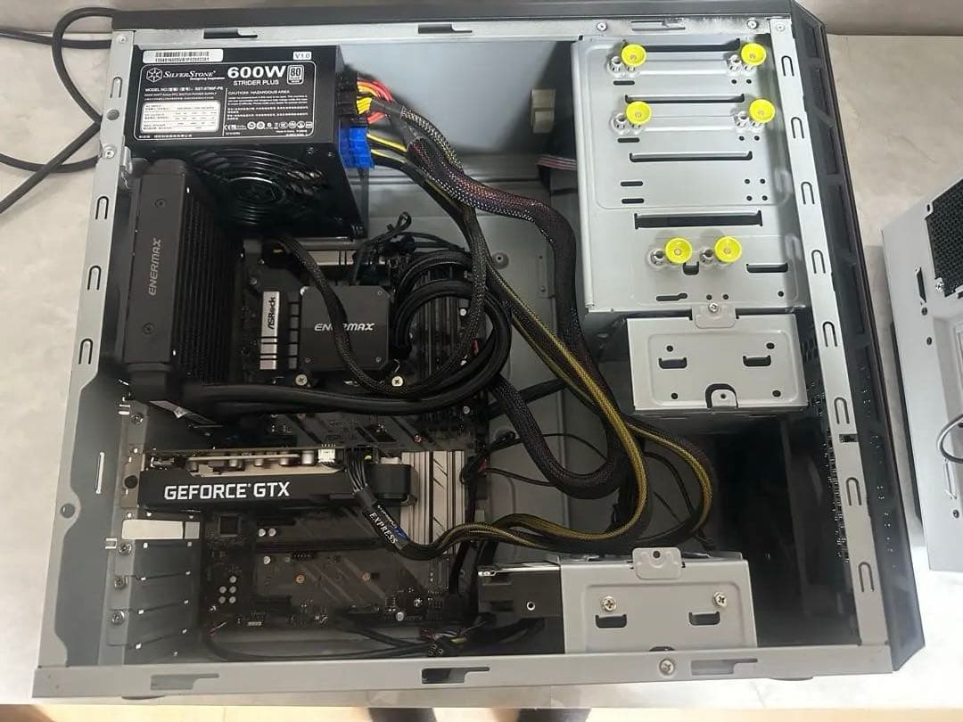 デスクトップPC ベアボーン型