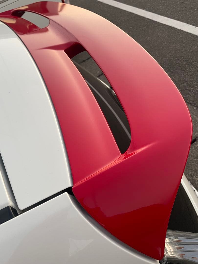 トヨタアクアNHP10リア　バックドアスポイラー　ウイング純正オプション　中古