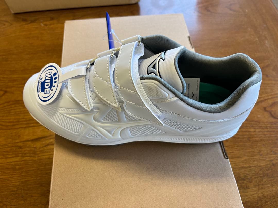 Mizunoライトレボリューションフィニティホワイト 26.5 ポイントスパイク