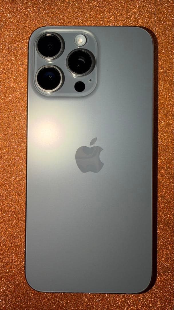 【海外版・無音】iPhone 15 Pro Max 1TB SIMフリー 美品