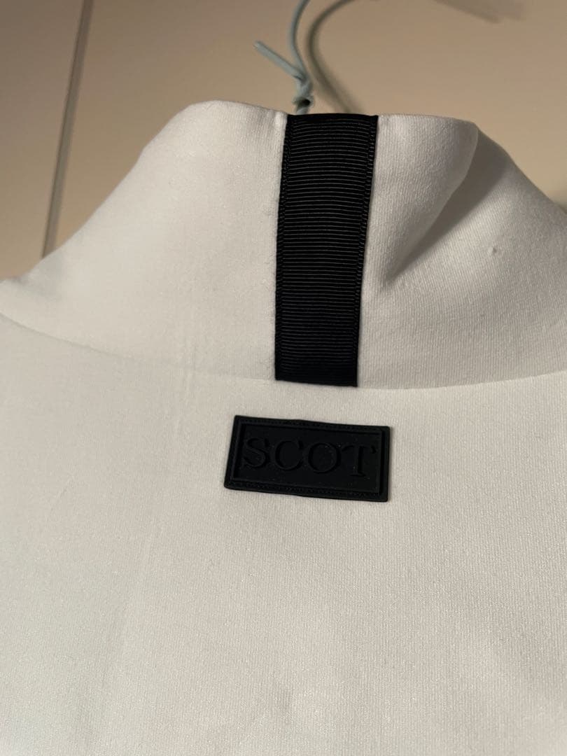 ヤマダヤ　Scotclub スコットクラブ　ベスト と花柄パンツ