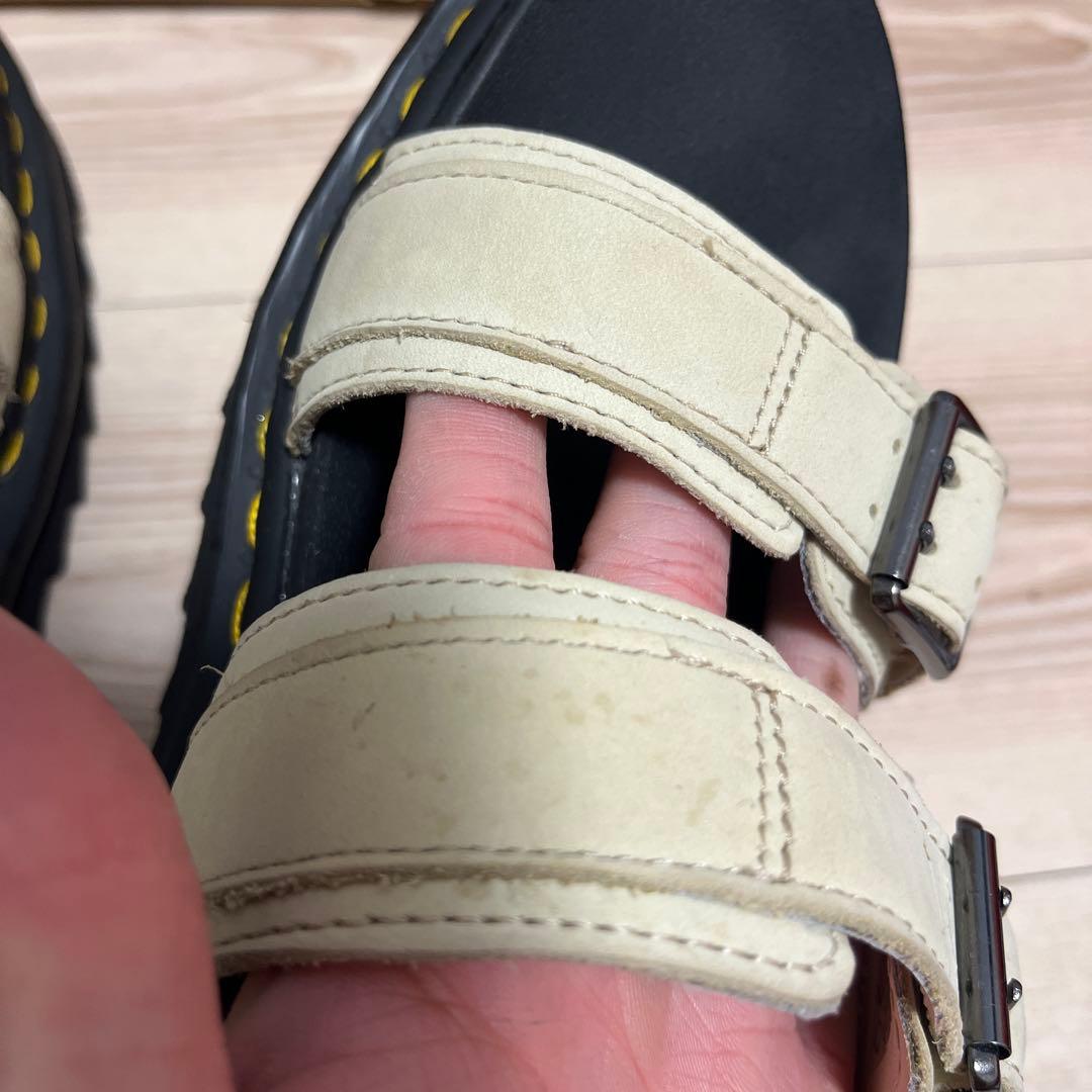 Dr. Martens ドクターマーチン　アイボリー サンダル