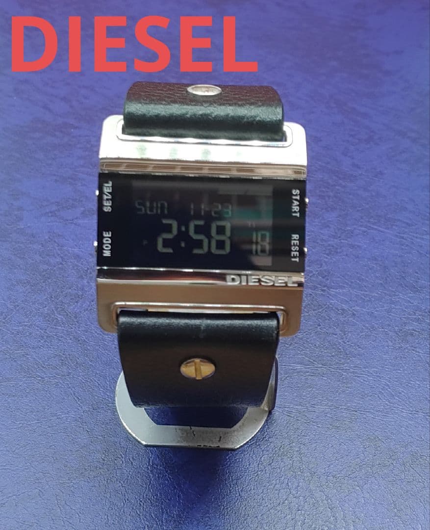 ■DIESEL　時計　稼働品　美品DZ−7081　デジタル　新品電池★