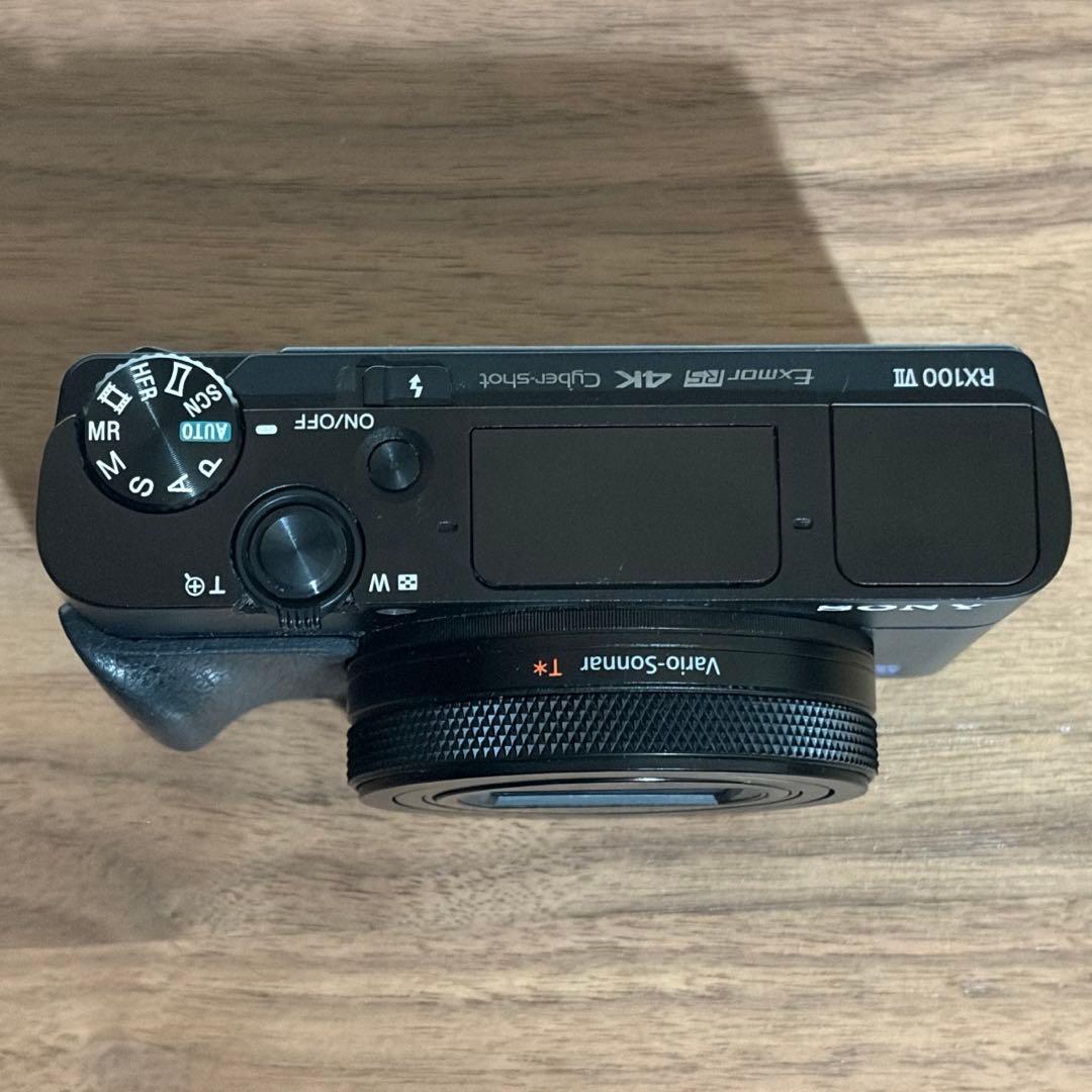 SONY サイバーショット DSC-RX100M7