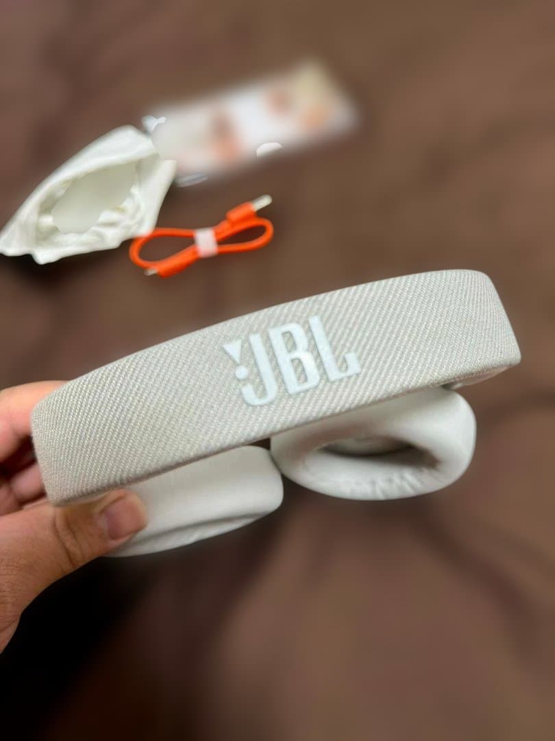 ヘッドホン JBL LIVE 770 NC