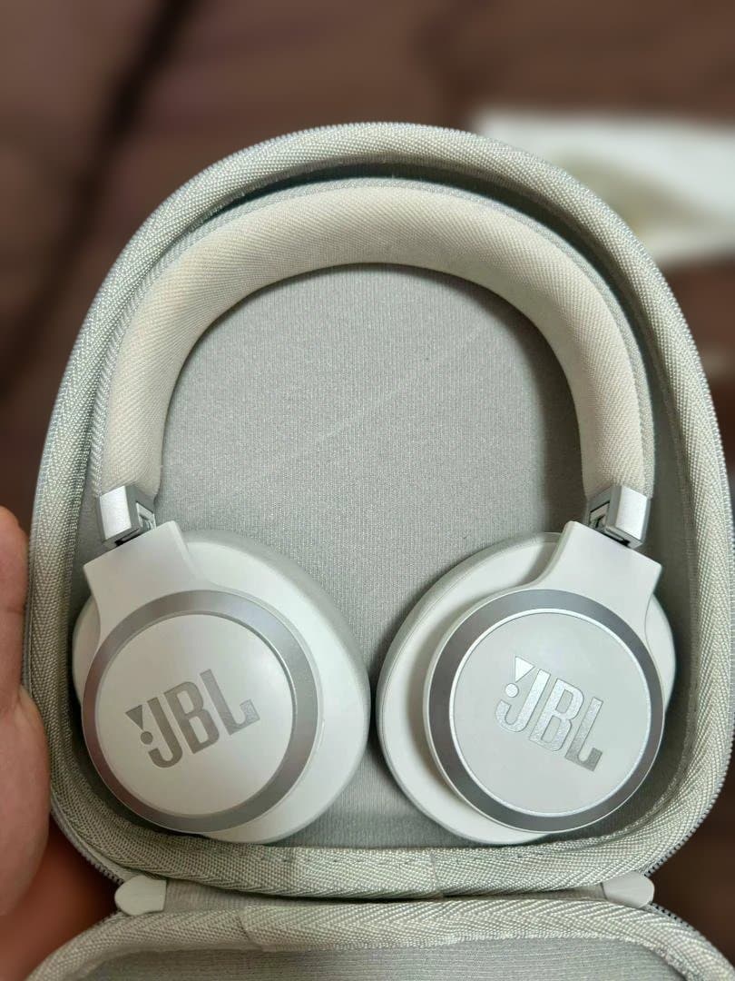 ヘッドホン JBL LIVE 770 NC