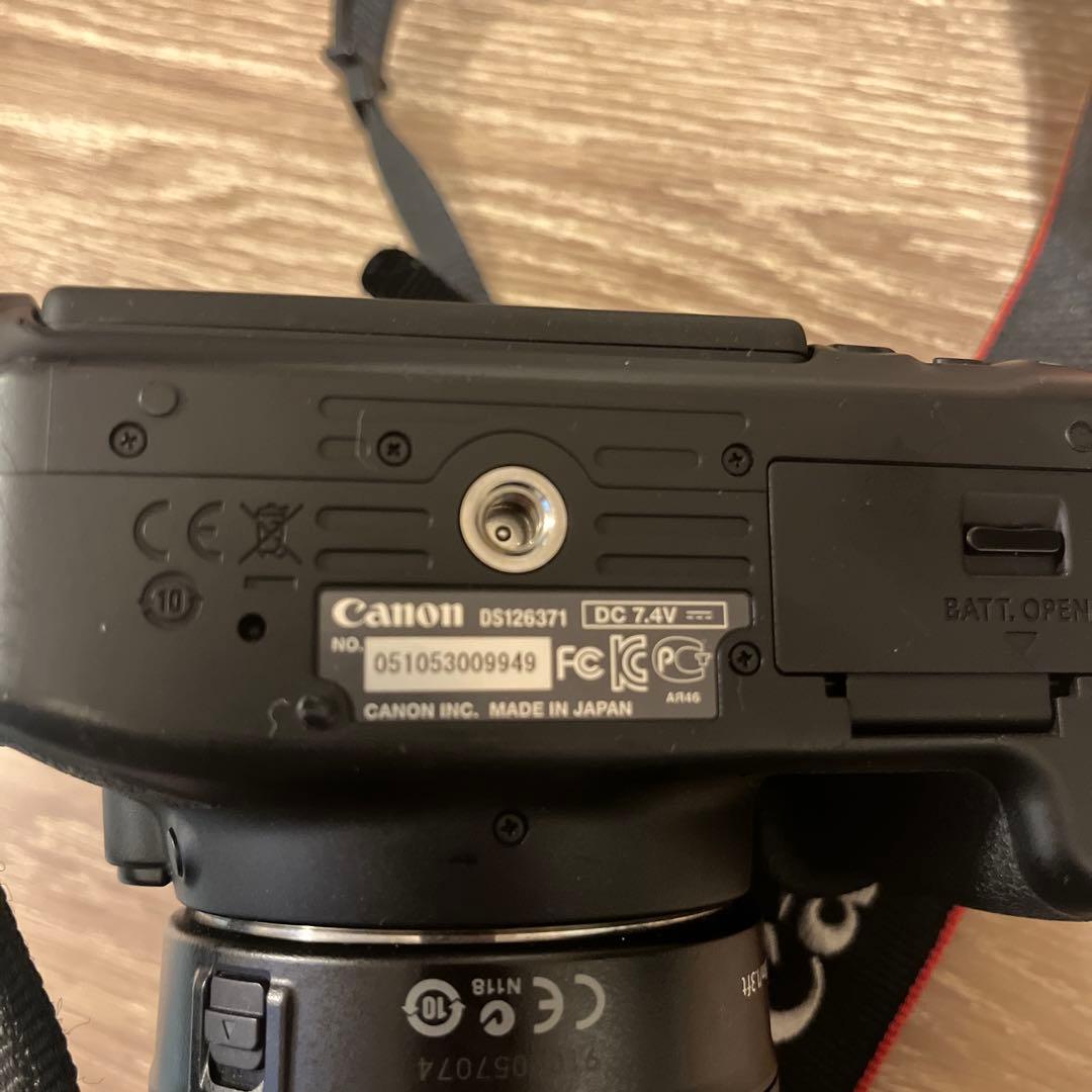 Canon EOS Kiss X6iデジタル一眼レフカメラ