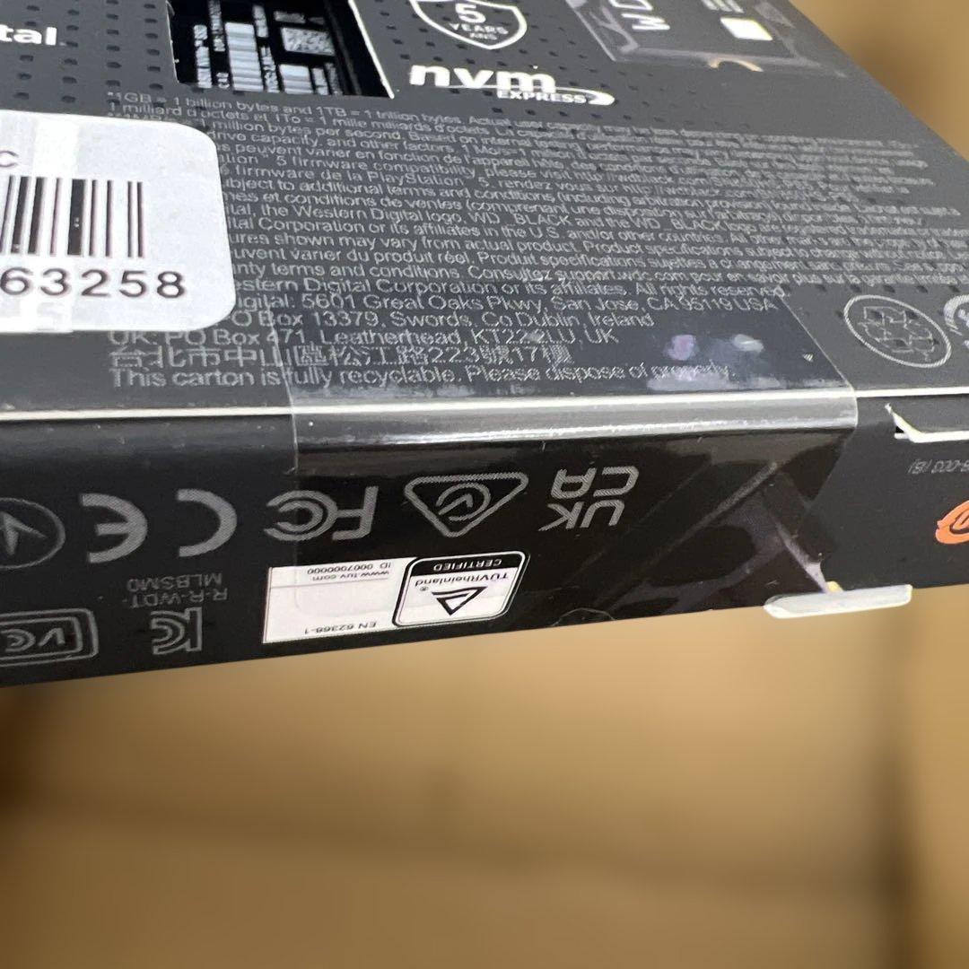 551 未開封　WD BLACK SSD 1TB WDS100T2XHE-EC