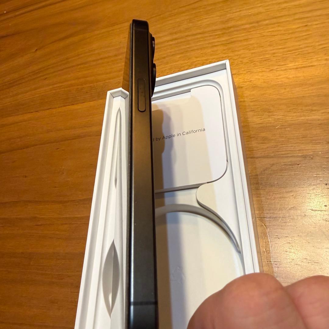 【美品】iPhone15Pro