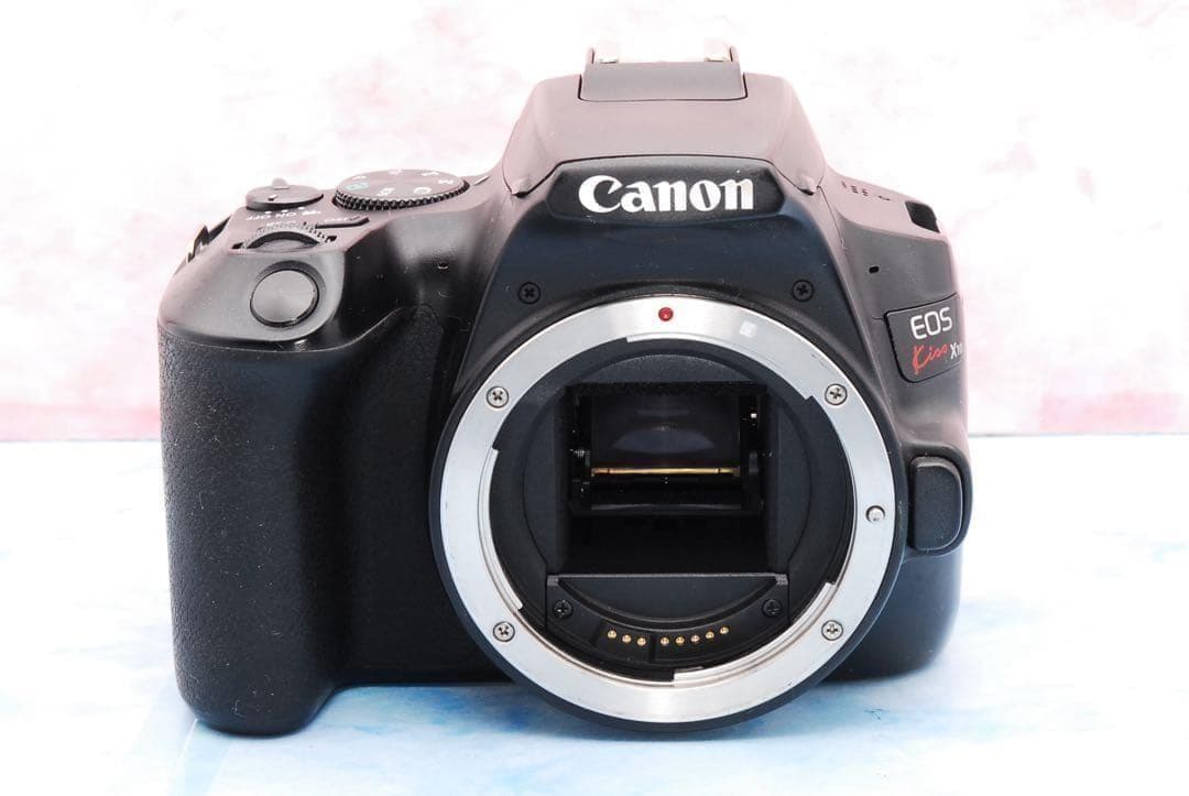 キャノン Kiss X10☆一眼レフカメラ☆手ぶれ補正標準＆超望遠☆バッグ付