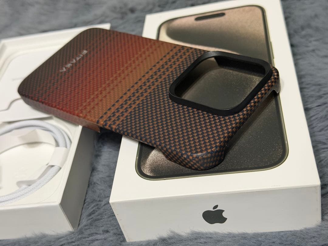 【美品】Apple iPhone 15 Pro ナチュラルチタニウム　512GB