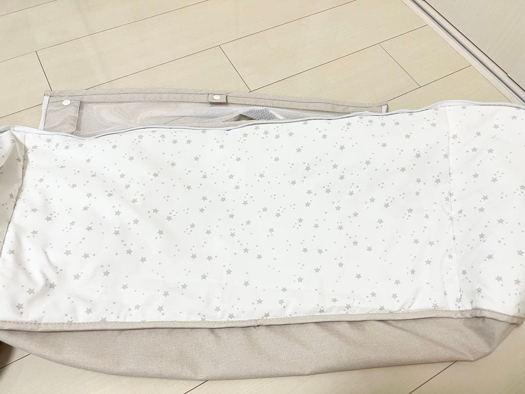 hzdmj ベビーベッド　色々セットになってます