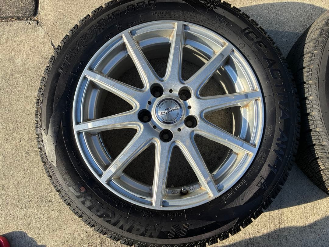 寒波前値下げ【送料込み】セレナ使用 16インチ スタッドレスホイールセット