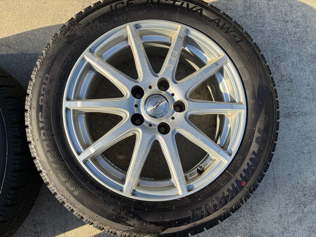 寒波前値下げ【送料込み】セレナ使用 16インチ スタッドレスホイールセット