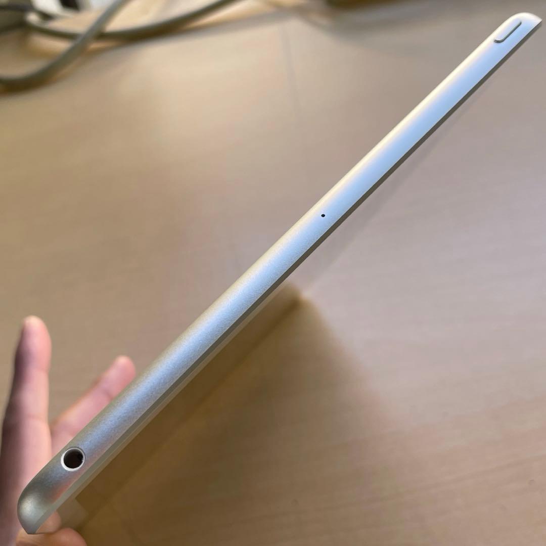 iPad 第5世代　A1822　Wi-Fiモデル　シルバー　32GB 美品　#5