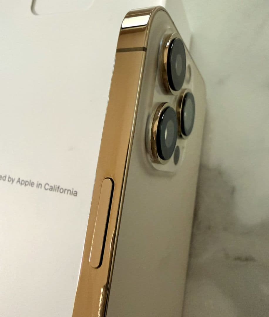 美品　Apple iPhone13pro 256G ゴールド　本体