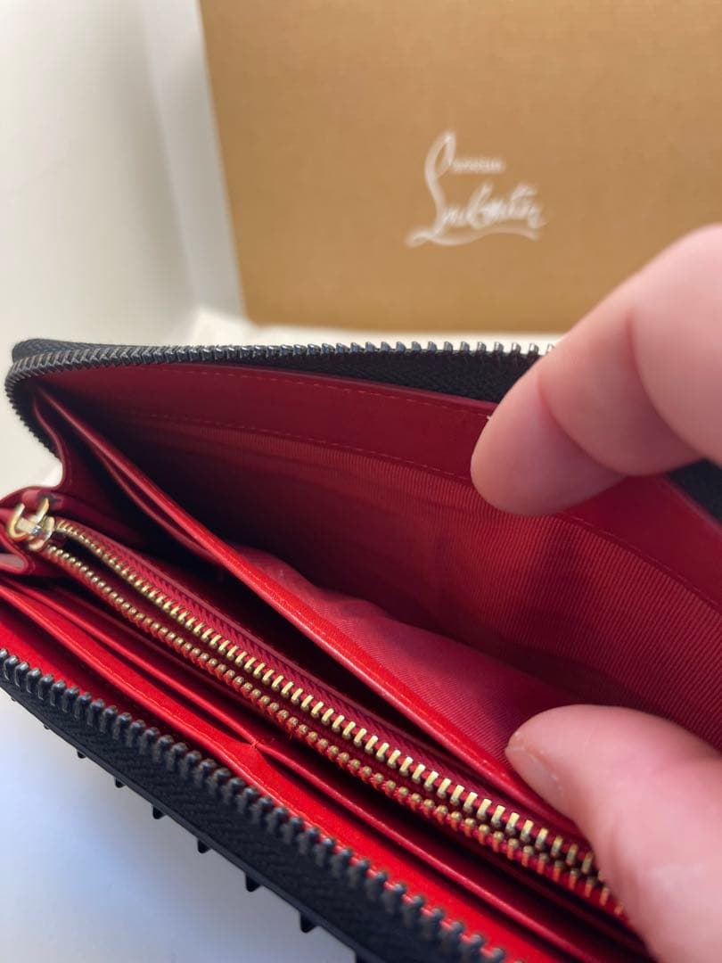クリスチャンルブタン ラウンドファスナー長財布