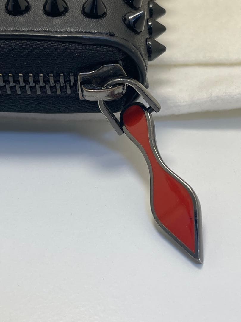 クリスチャンルブタン ラウンドファスナー長財布