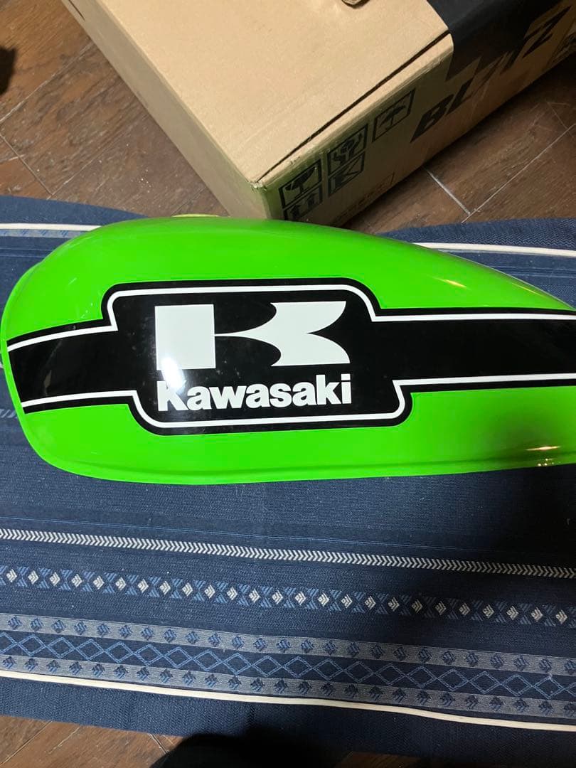 Kawasaki 250TR純正タンク グリーン