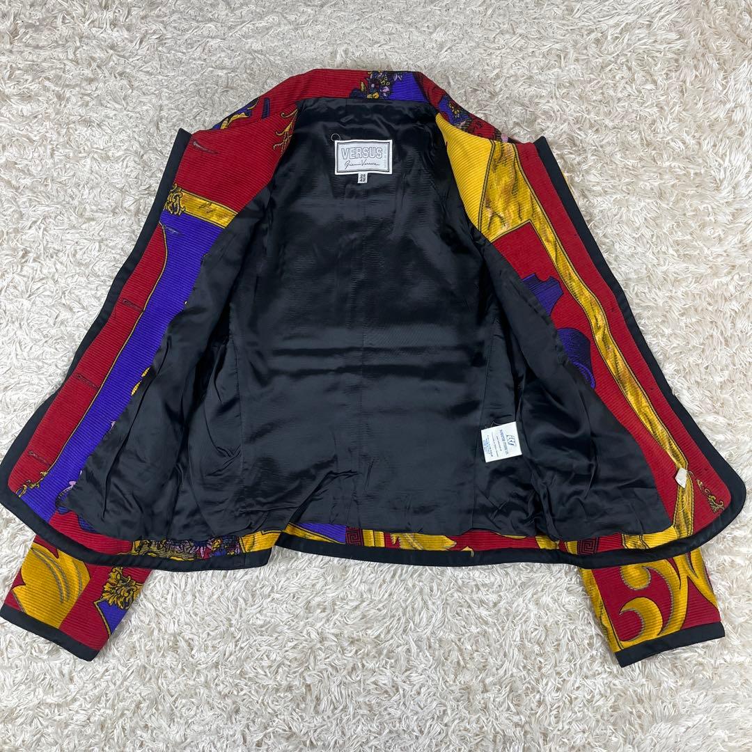 レア VERSACE ヴェルサーチ 金ボタン 総柄 短丈 テーラードジャケット