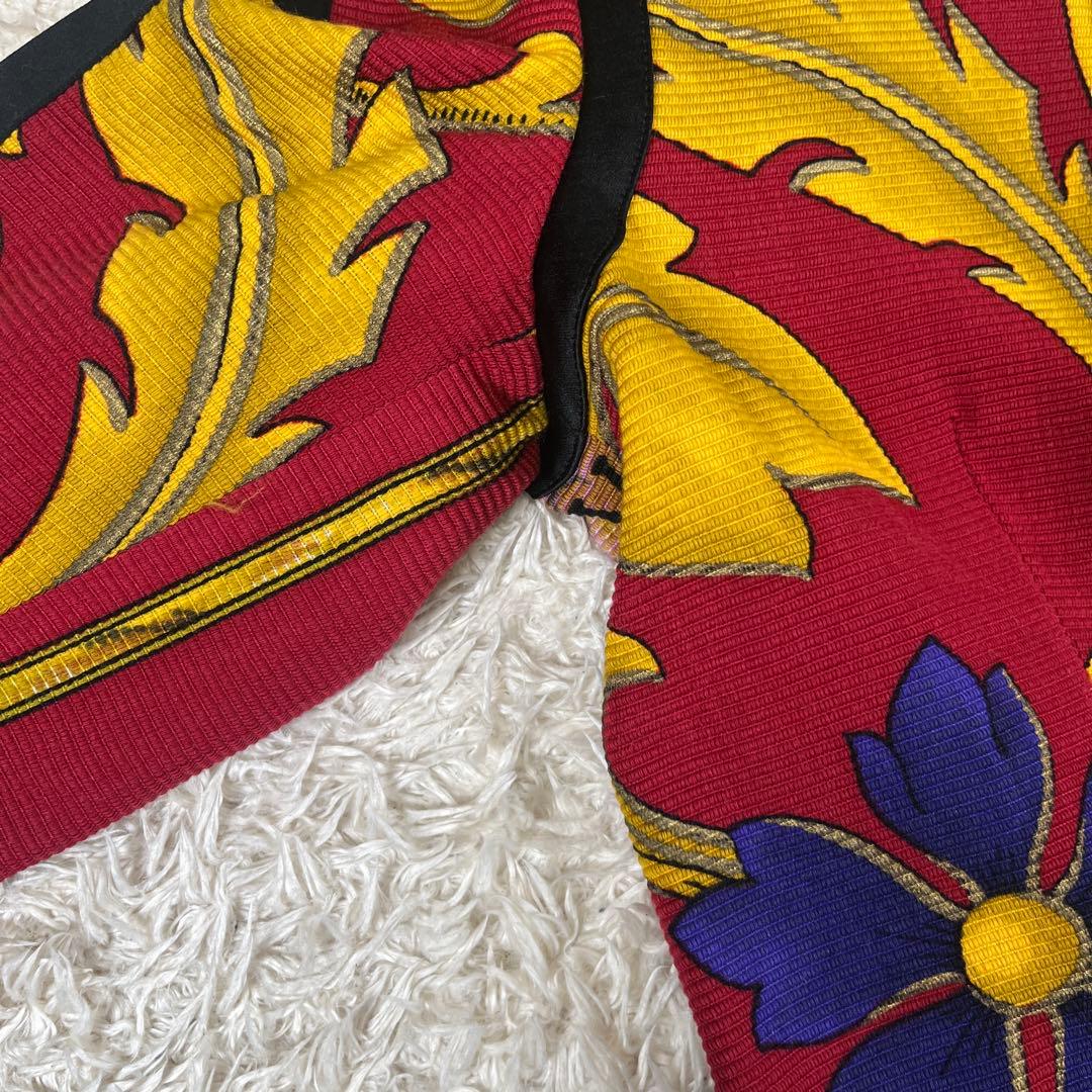 レア VERSACE ヴェルサーチ 金ボタン 総柄 短丈 テーラードジャケット