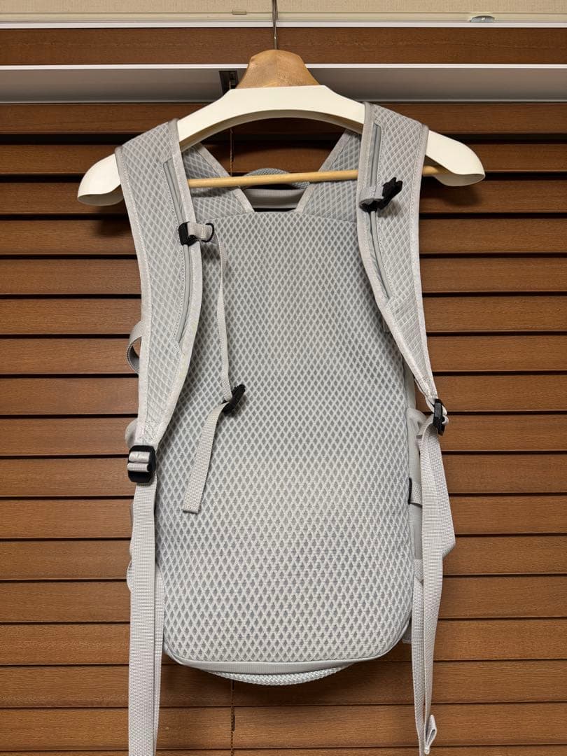 ON speed pack 18L lite カラーglacier