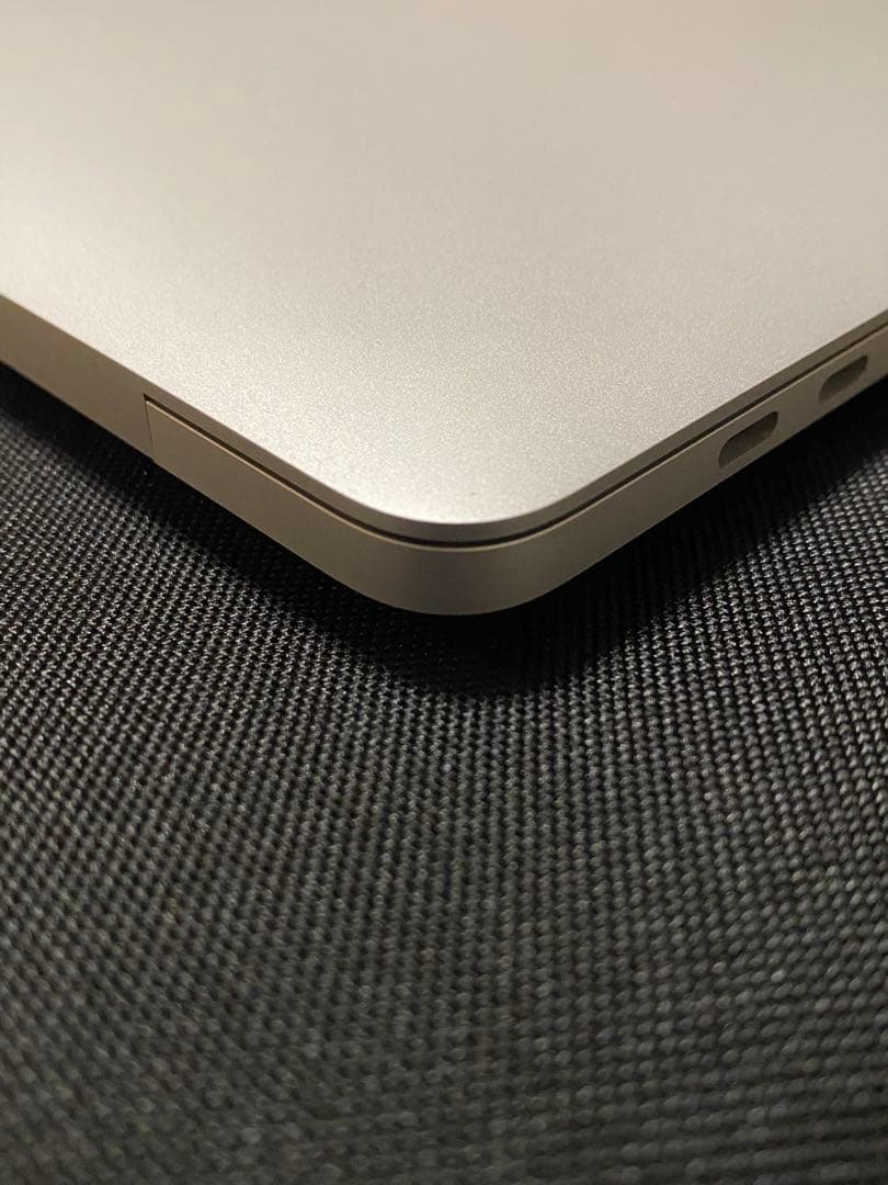 MacBook Pro 13インチ / i5 / 16GB / 512GB