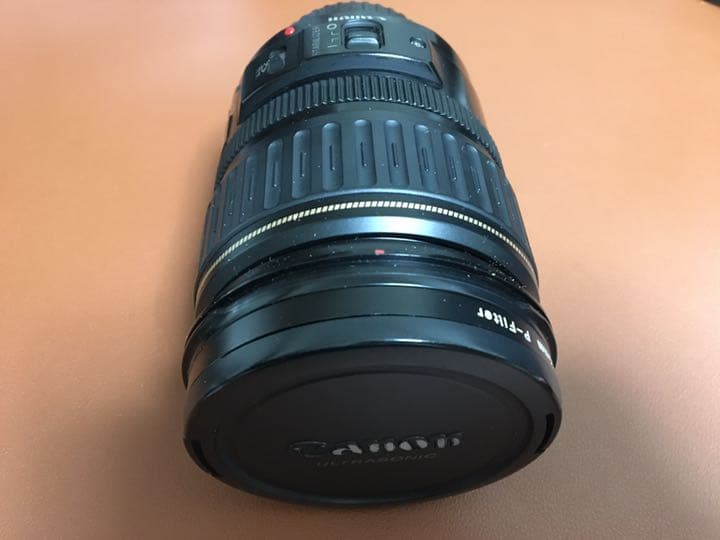 Canon EF28-135F3.5-5.6IS レンズキャップレンズフード付き