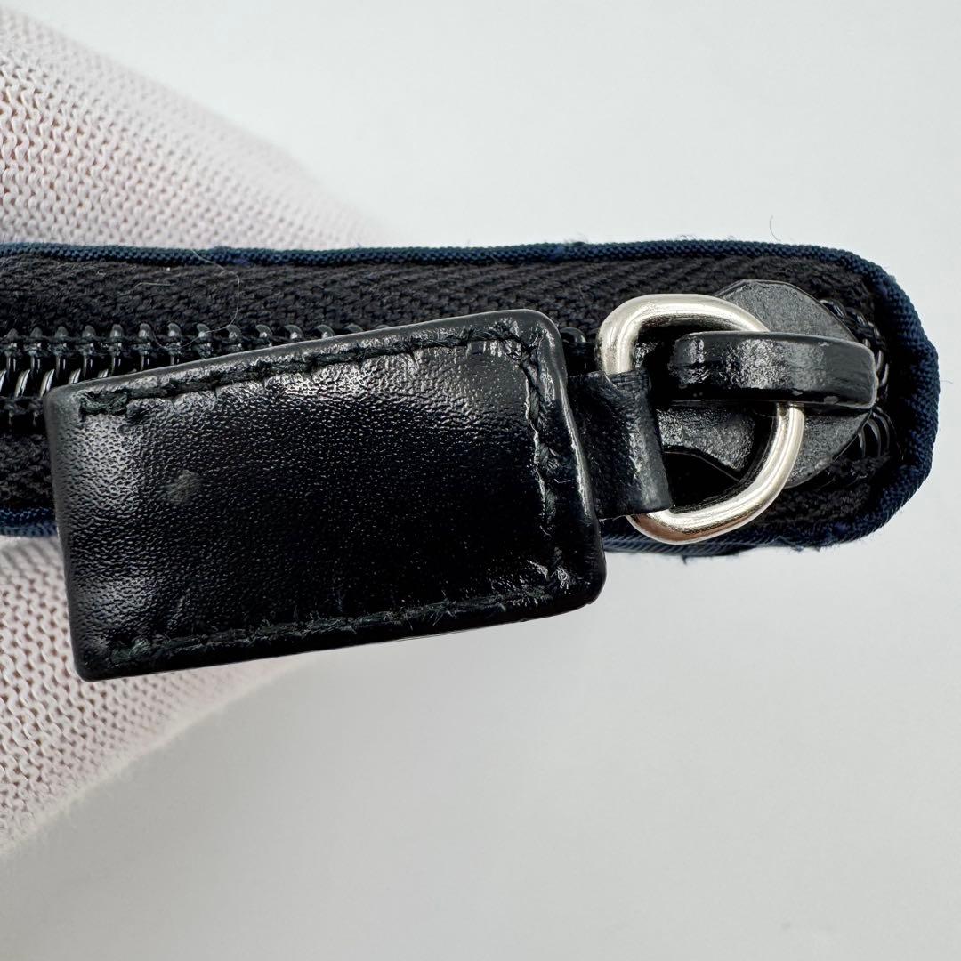 美品✨PRADA プラダ　ケース　ネイビー　キルティング　ナイロン