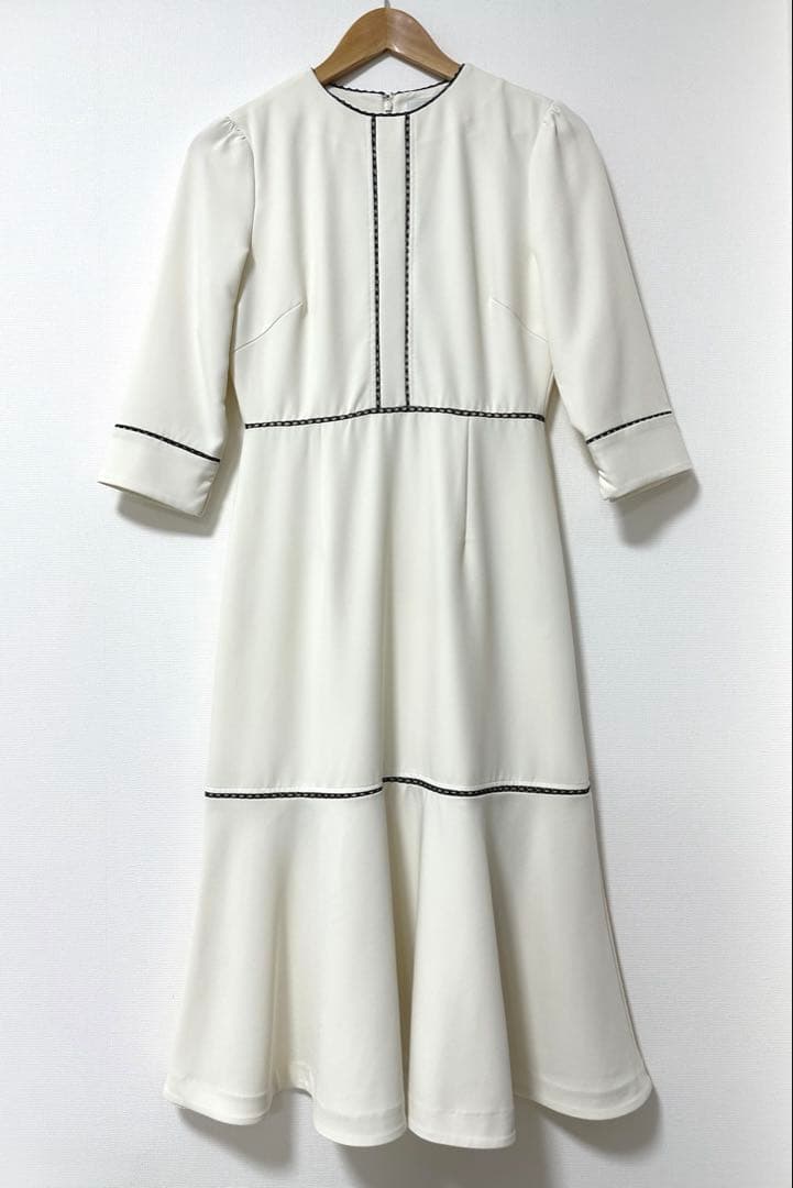 美品 セルフォード ワンピース レースラインＷクロスワンピース 白