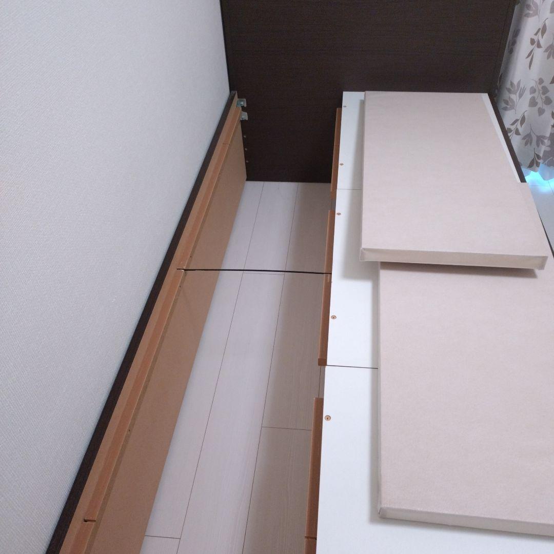 収納付きダークブラウンベッド