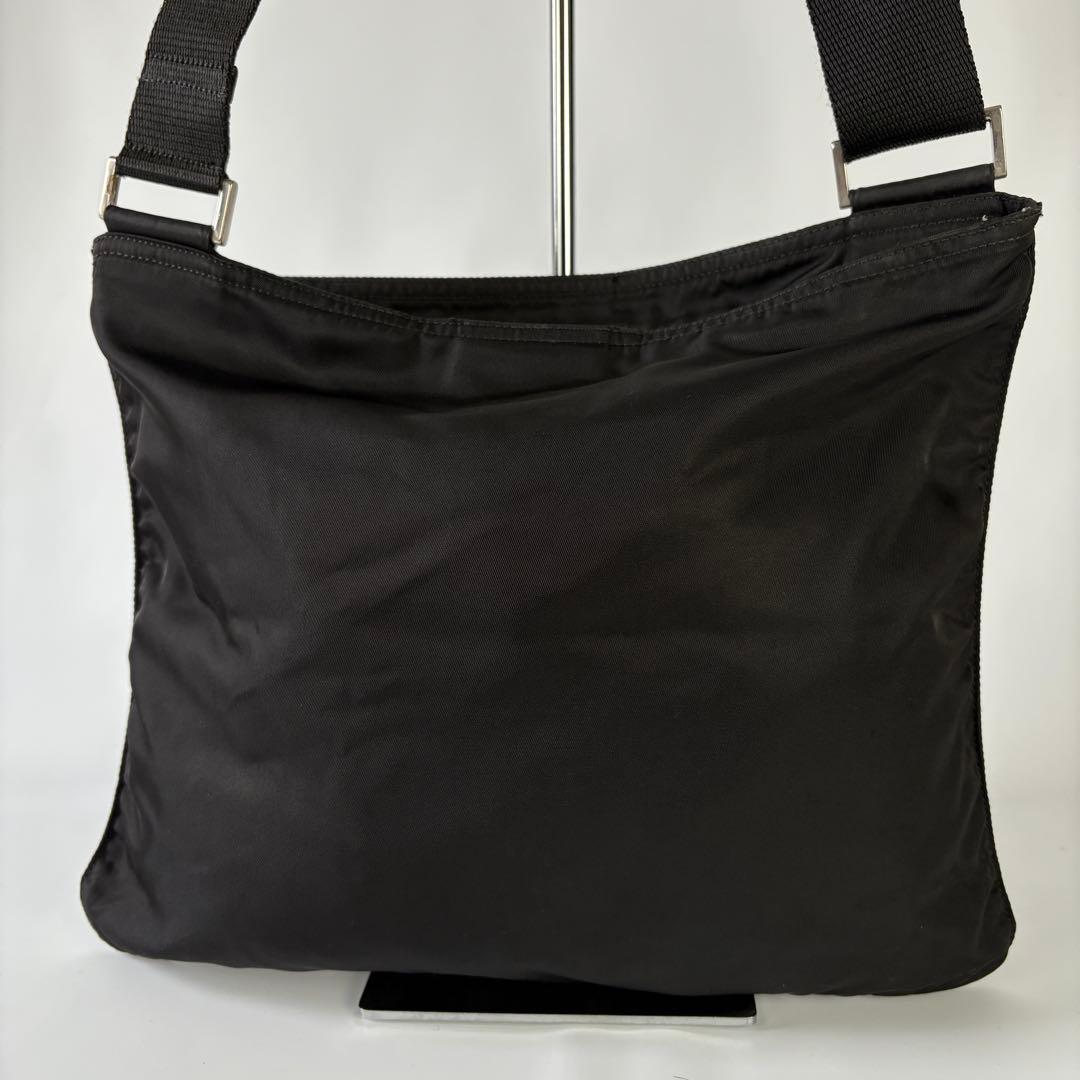 PRADA テスート ショルダーバッグ　サコッシュ　三角プレート 黒 ブラック