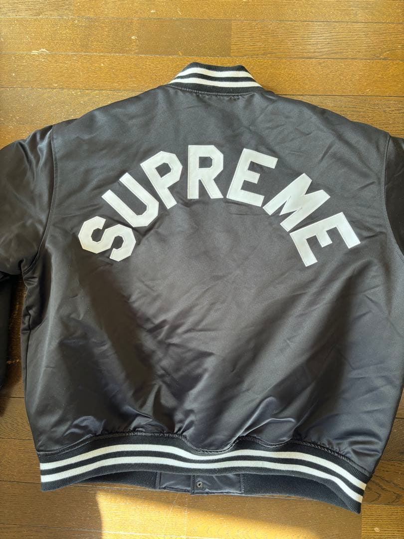 Supreme ミッチェル&ネススタジャン