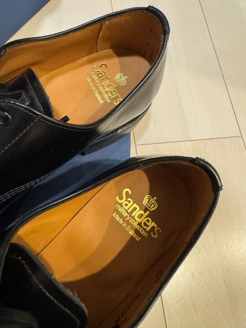 靴 SANDERS Military Broad-Arrow Apron Derby